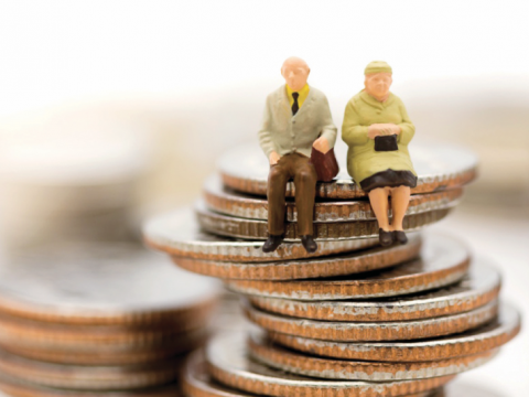 Gestionan que los pensionados no se queden sin seguro