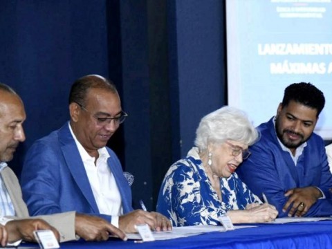 Obras P&uacute;blicas y Direcci&oacute;n de &Eacute;tica Gubernamental se comprometen a enfrentar corrupci&oacute;n