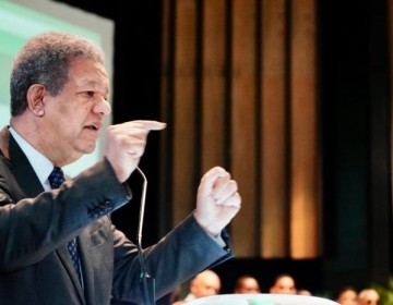 Leonel Fern&aacute;ndez: Resultar&iacute;a inaceptable que un periodista sea cancelado porque haya cumplido con su labor profesional