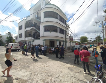 Video capt&oacute; a madre de joven calcinada llevarse a la beb&eacute; horas antes y cubierta con una manta