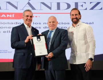 Abinader reconocido por la Uni&oacute;n Internacional de Oficiales y Civiles en NY
