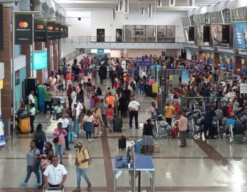 Efectos de Tormenta Franklin afectaron a m&aacute;s de 3,000 pasajeros aereos