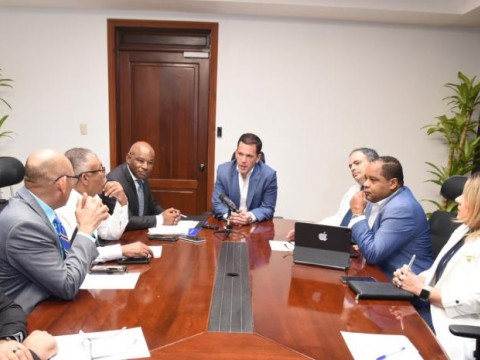 Diputados revisan ley de tr&aacute;nsito y piden a Intrant aplicarla y fiscalizar