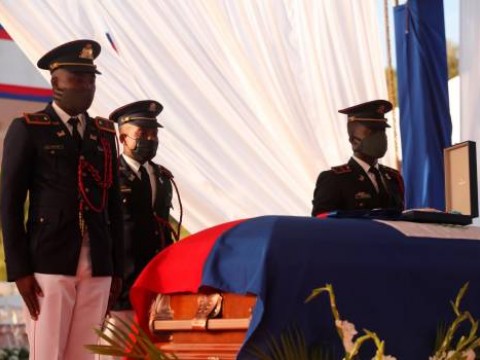 Restos del Presidente Jovenel Moise son sepultados en Cabo Haitiano