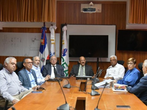 Comisi&oacute;n revisora de venta terrenos del CEA recomienda fideicomiso p&uacute;blico