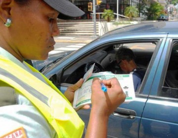 Imponen 79,138 multas en primeros seis meses del a&ntilde;o por violar luz roja de sem&aacute;foros