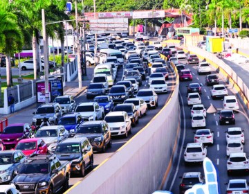 Poca labor en la reparaci&oacute;n de paso a desnivel de la avenida 27 de Febrero