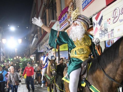 Desfile de D&iacute;a de Reyes: Una tradici&oacute;n en la Zona Colonial