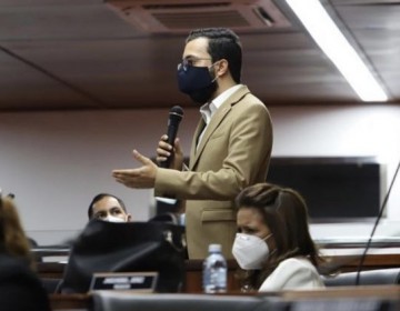 Regidores de Santiago aprueban resoluci&oacute;n recomienda prohibici&oacute;n pl&aacute;stico de &uacute;nico uso