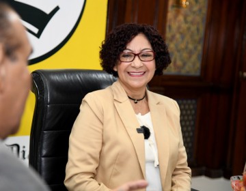 Candidata presidencial aboga por reforma educativa sustancial