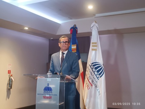 Ministro de Trabajo: &ldquo;La reducci&oacute;n de la jornada laboral ser&aacute; voluntaria&rdquo;