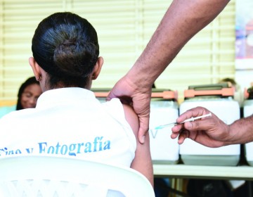 Ministerio de Salud introducir&aacute; nueva vacuna contra el VPH