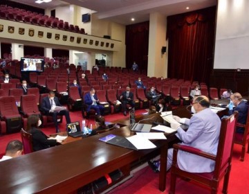 Senadores someten proyecto para que las AFP entreguen a los ciudadanos el 20% del monto acumulado 