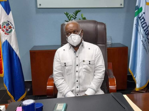 Dirigente PRM en SC denuncia sectores pol&iacute;ticos boicotean proceso de vacunaci&oacute;n