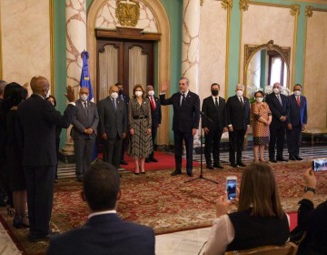 Presidente Luis Abinader juramenta jueces de las altas cortes