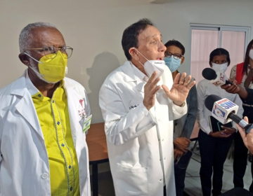 Cruz Jiminian sugiere que vacunaci&oacute;n anti-COVID sea obligatoria
