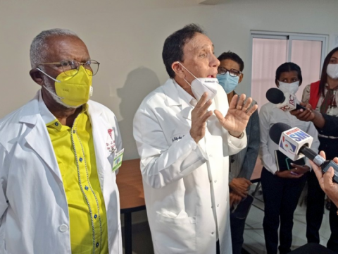 Cruz Jiminian sugiere que vacunaci&oacute;n anti-COVID sea obligatoria