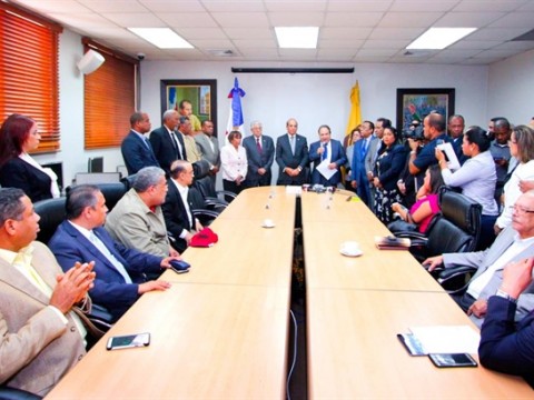 JCE y Partidos Pol&iacute;ticos llegan a acuerdo para usar esc&aacute;neres para la transmisi&oacute;n de las actas de votaci&oacute;n