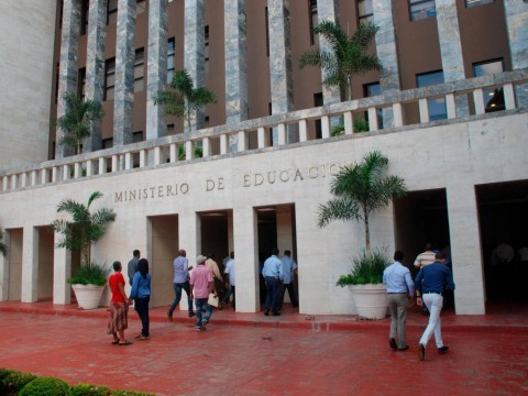 M&aacute;s de la mitad de los 1,500 millones de alumnos en el pa&iacute;s no tienen acceso al computador 