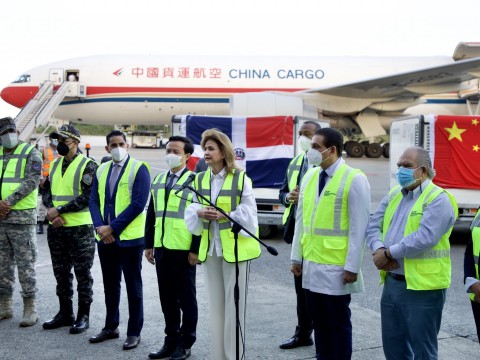 RD recibir&aacute; hoy otro lote de vacunas desde China