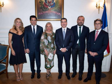 Popular y Embajada dominicana en Francia agasajan delegaci&oacute;n oficial y hoteleros presentes en Top Resa 2022