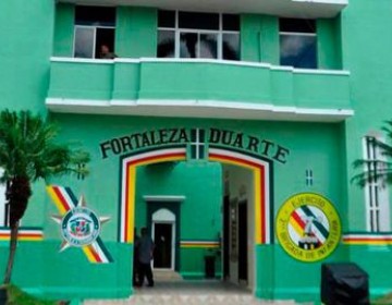 San Francisco: Tr&aacute;s mot&iacute;n autoridades trasladan a reclusos de la fortaleza 
