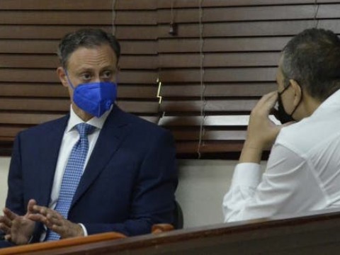 Internan a Jean Alan en la Cl&iacute;nica Abreu, por problemas renales
