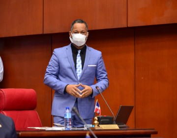 Senador Dionis S&aacute;nchez se niega a renunciar al "barrilito"