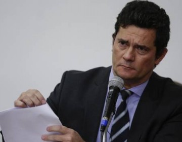 Tras choque con el presidente Bolsonaro, ministro de justicia Sergio Moro renuncia a su cargo 