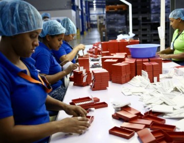 Empleados en FASE empiezan a recibir pago, tras retraso