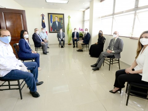 TSE  se reune con miembros del CONEP, ANJE Y AIRD