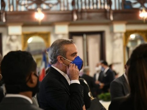 Presidente Abinader quita a 56 subdirectores de la Loter&iacute;a Nacional, Pasaporte, CAASD y el INAVI
