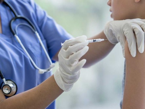 Ministro de Salud informa que el pa&iacute;s est&aacute; preparado para iniciar el proceso de vacunaci&oacute;n para menores de 5 a 11 a&ntilde;os