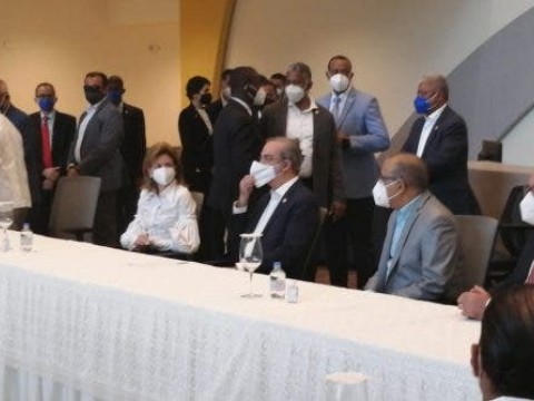 Presidente Luis Abinader visita ciudad sanitaria  Luis E. Aybar