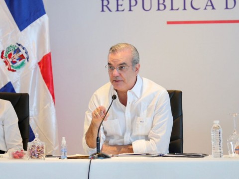 Abinader anuncia extensi&oacute;n de la UASD y otras obras para Santo Domingo Este