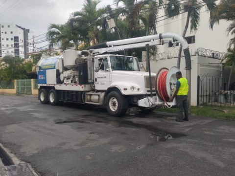Alcald&iacute;a del DN ampl&iacute;a limpieza de imbornales ante incidencia de vaguada