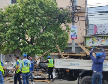 Alcald&iacute;a del DN recibe respaldo de asociaciones de buhoneros para recuperar espacios ocupados en las avenidas Duarte y Par&iacute;s