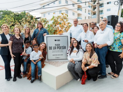 Alcald&iacute;a del Distrito Nacional rescata plaza en honor a Fabio Fiallo