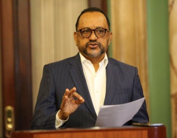 Gobierno continua el di&aacute;logo sobre la reforma constitucional