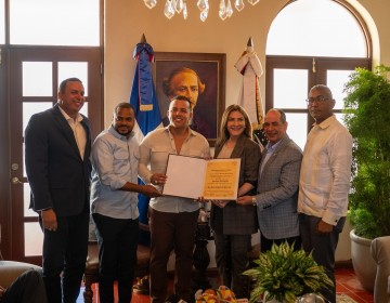 Ayuntamiento del DN declara Mun&iacute;cipe Distinguido al merenguero t&iacute;pico El Blachy