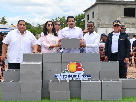 Turismo inicia construcci&oacute;n de parque-parador en Las Clavellinas, Azua