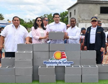 Turismo inicia construcci&oacute;n de parque-parador en Las Clavellinas, Azua