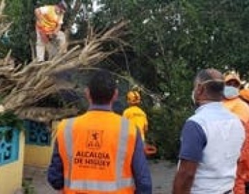 Isa&iacute;as deja sus estragos en la zona este del pa&iacute;s 