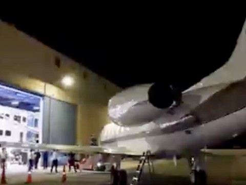 Gonzalo Castillo recibe avi&oacute;n con suministros desde China para combatir el COVID-19