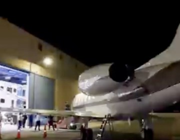 Gonzalo Castillo recibe avi&oacute;n con suministros desde China para combatir el COVID-19