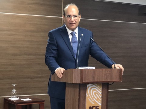 Casta&ntilde;os Guzm&aacute;n pone elecciones del 5 de julio en manos de Dios
