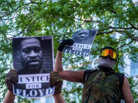 Tensi&oacute;n en EEUU tras la muerte de un hombre negro a manos de la polic&iacute;a