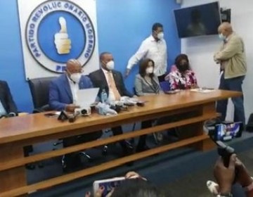 Diputados PRM citan &ldquo;medidas ineficientes y maliciosas&rdquo; del Gobierno como razones para no extender Estado de Emergencia