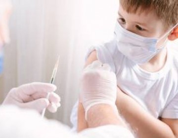 M&aacute;s de 20 ni&ntilde;os reciben por error dosis para adultos de la vacuna contra el covid-19 en Alemania