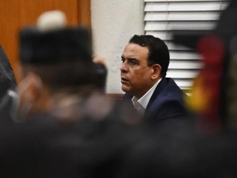Alexis Medina escuch&oacute; paciente lectura de la acusaci&oacute;n corrupci&oacute;n